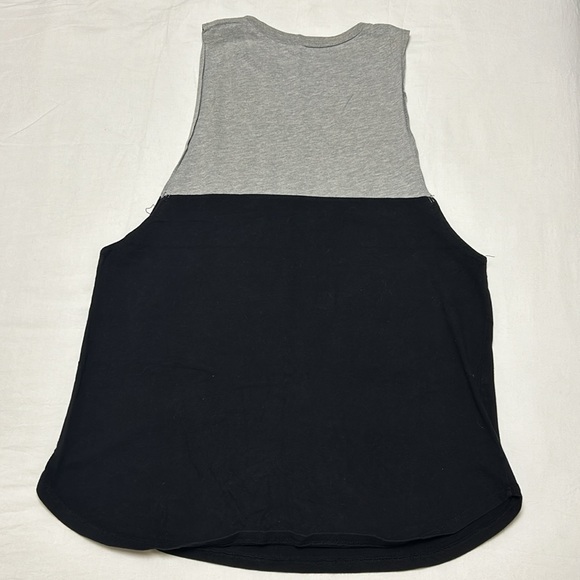LIVE FIT Muscle Tank - Picture 2 of 2